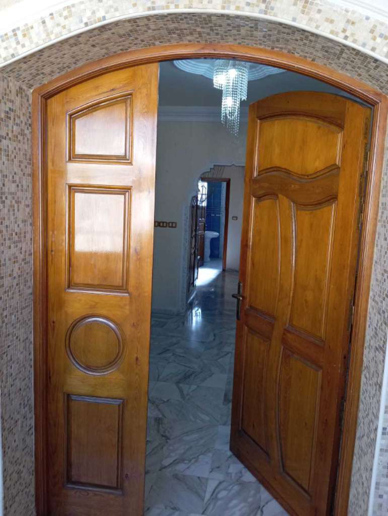 A louer appartement étage de villa type S+3 située a akouda