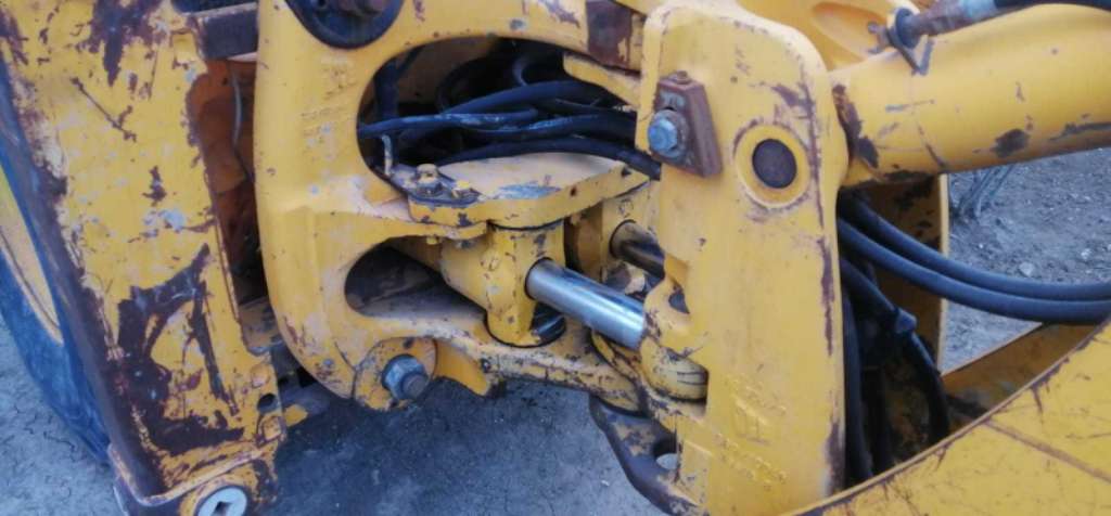 Tractopelle Jcb 2001 