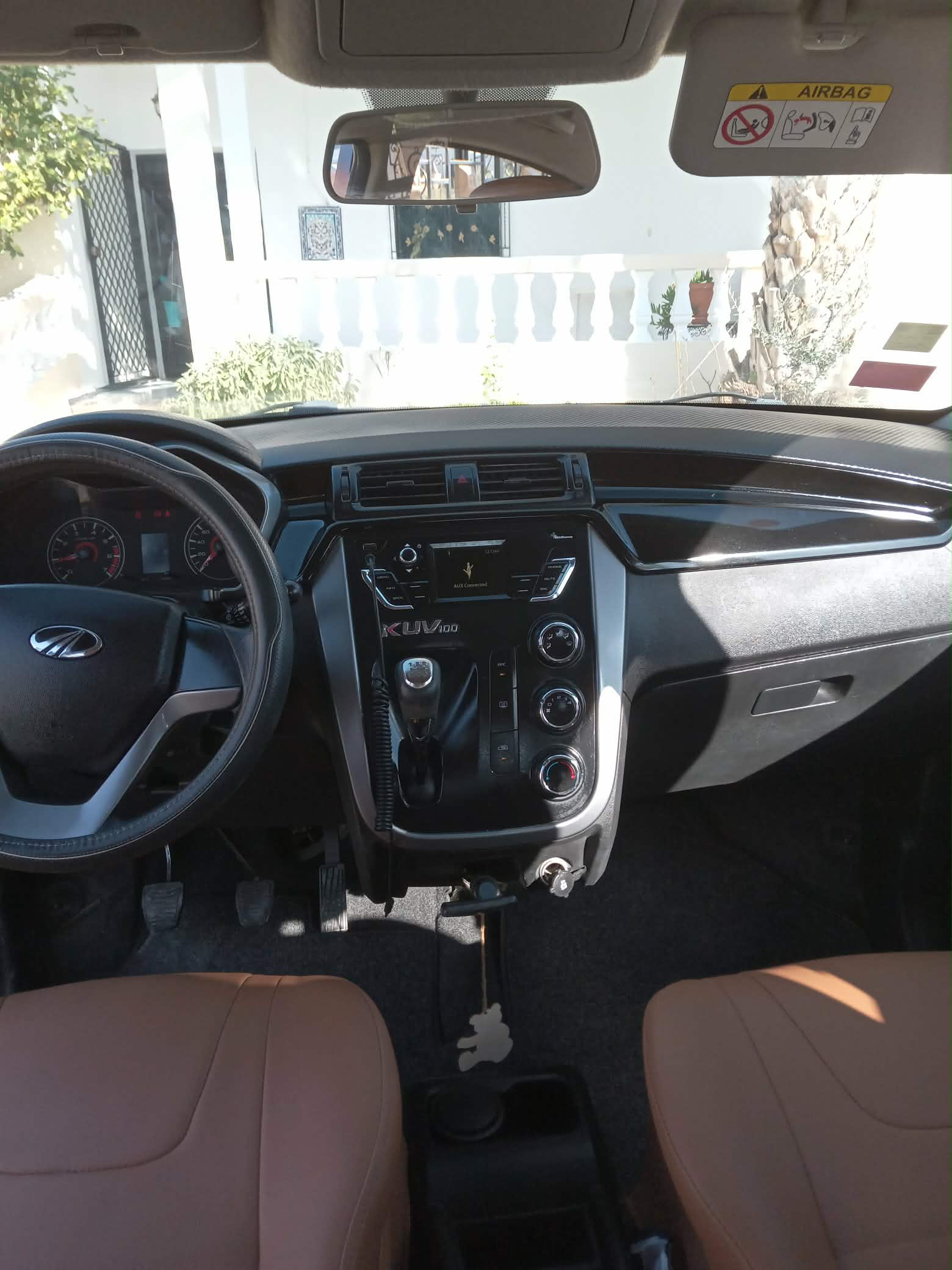 Mahindra KUV100 K6+ propre et bien entretenue 