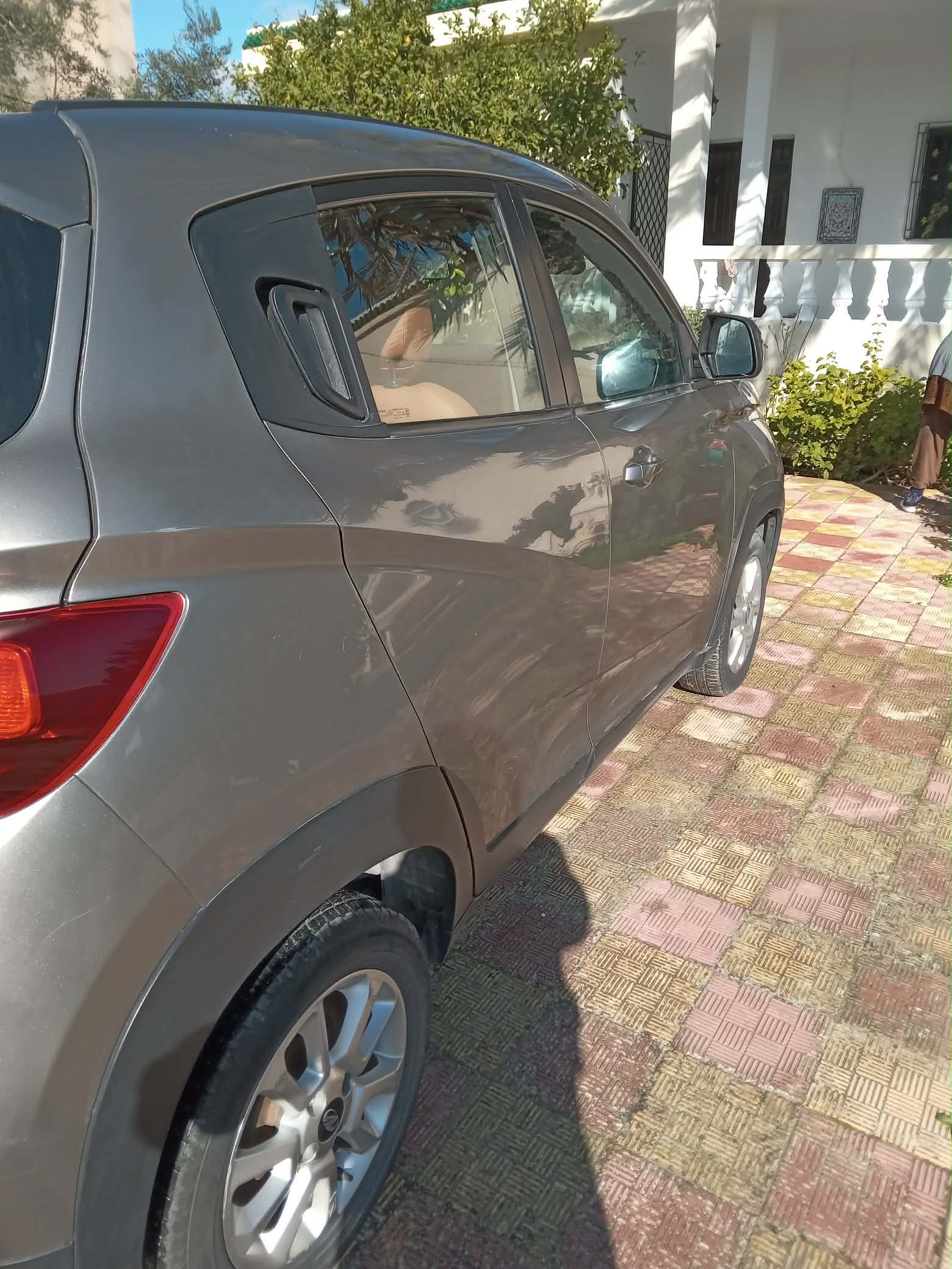 Mahindra KUV100 K6+ propre et bien entretenue 