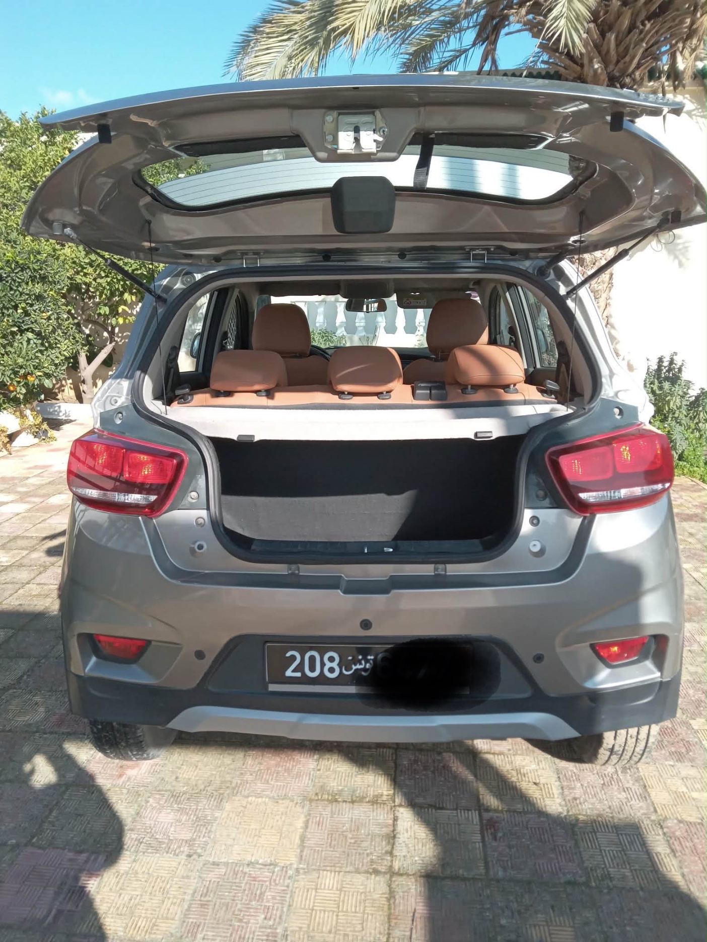 Mahindra KUV100 K6+ propre et bien entretenue 