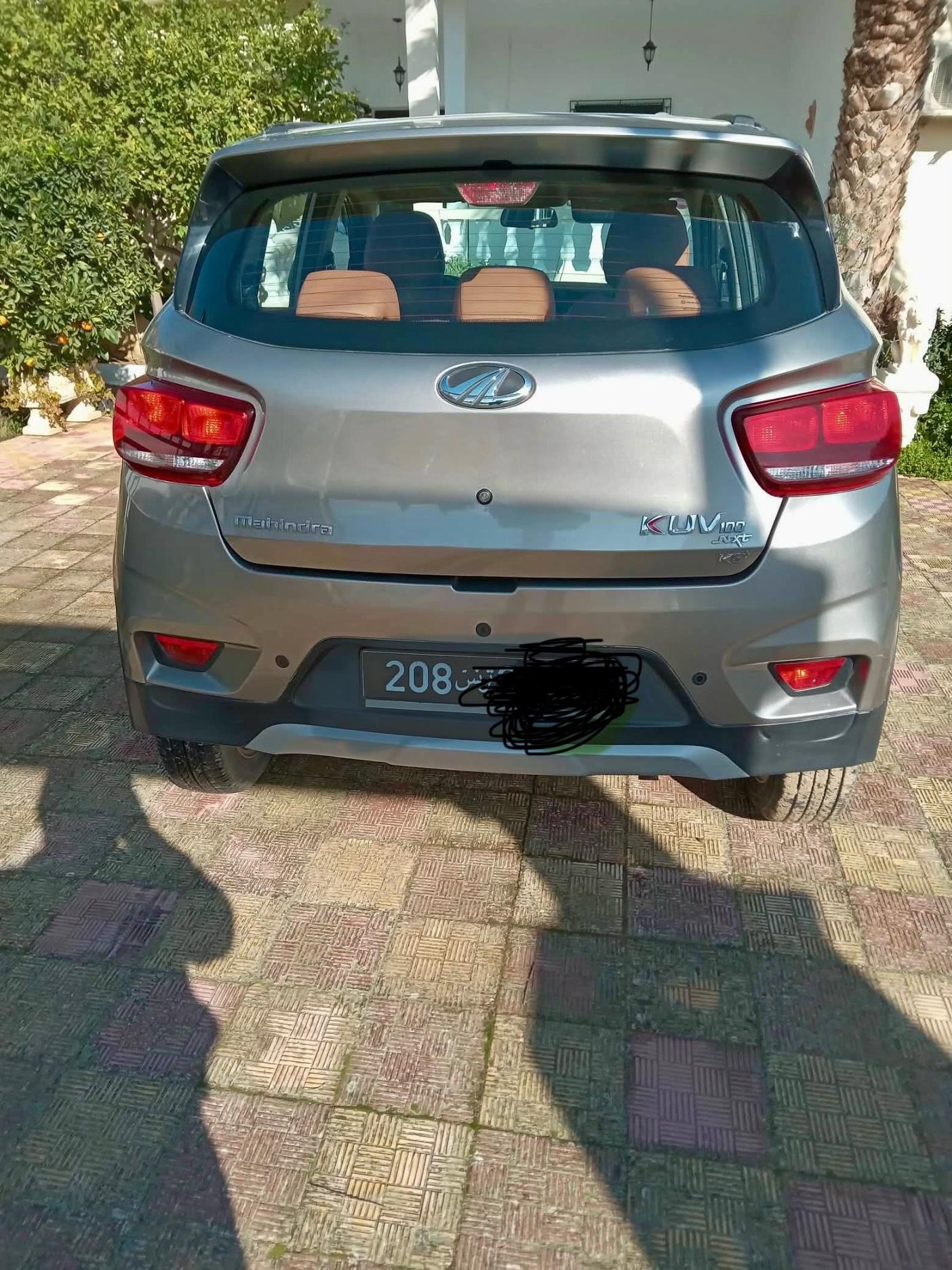 Mahindra KUV100 K6+ propre et bien entretenue 