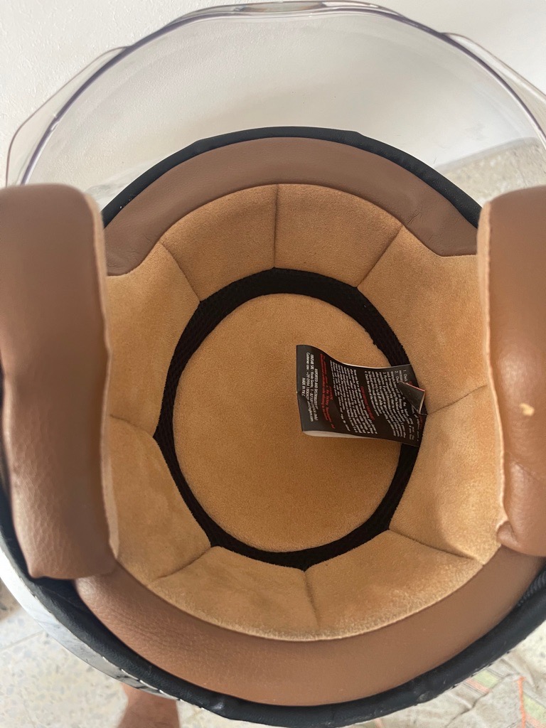 Casque de moto en cuire tres bon état