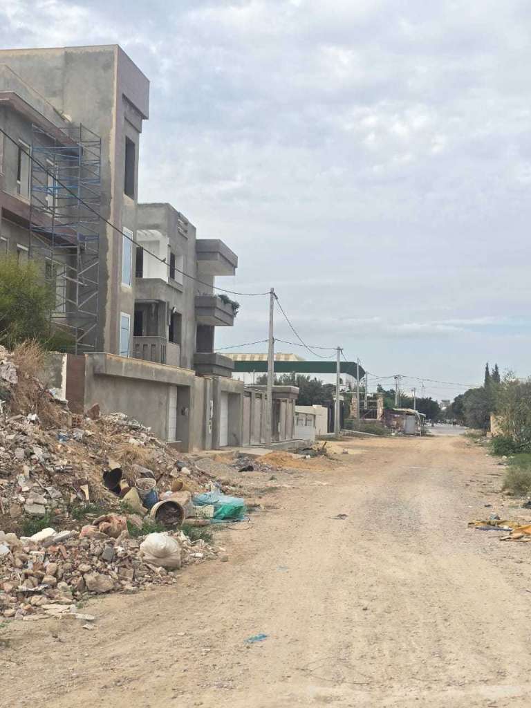 Terrain à vendre 495  m² à Khzema Ouest