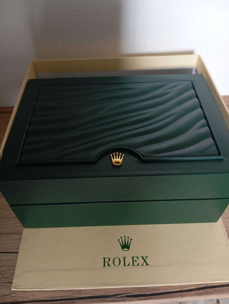 Rolex submariner mouvement automatique jamais utilisé