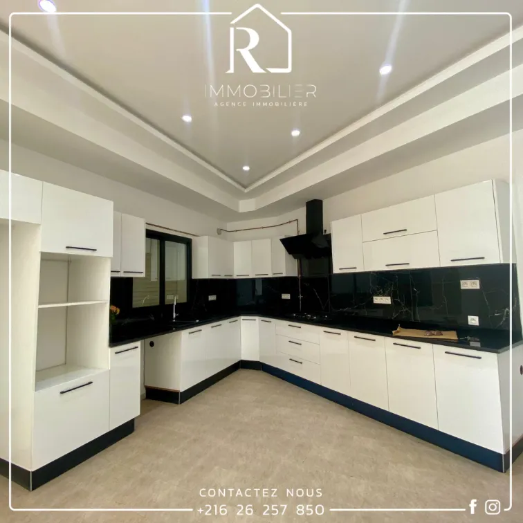 A #Vendre #Villa avec Piscine Quartier chic, résidentiel bien Sécurisé HAMMAMET