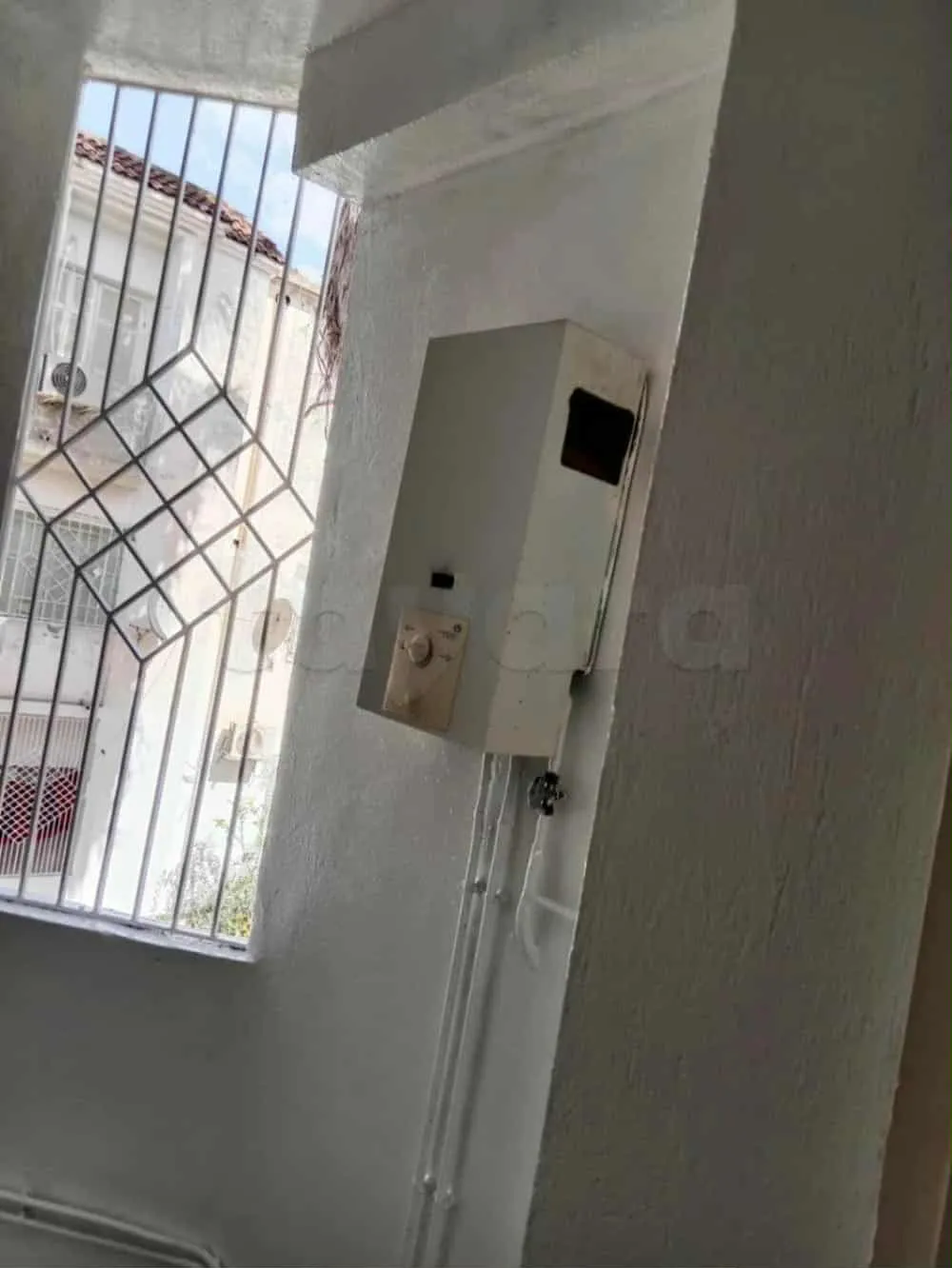 un appartements s+2 vide au 1er étage a louer situé a Borj Louzir