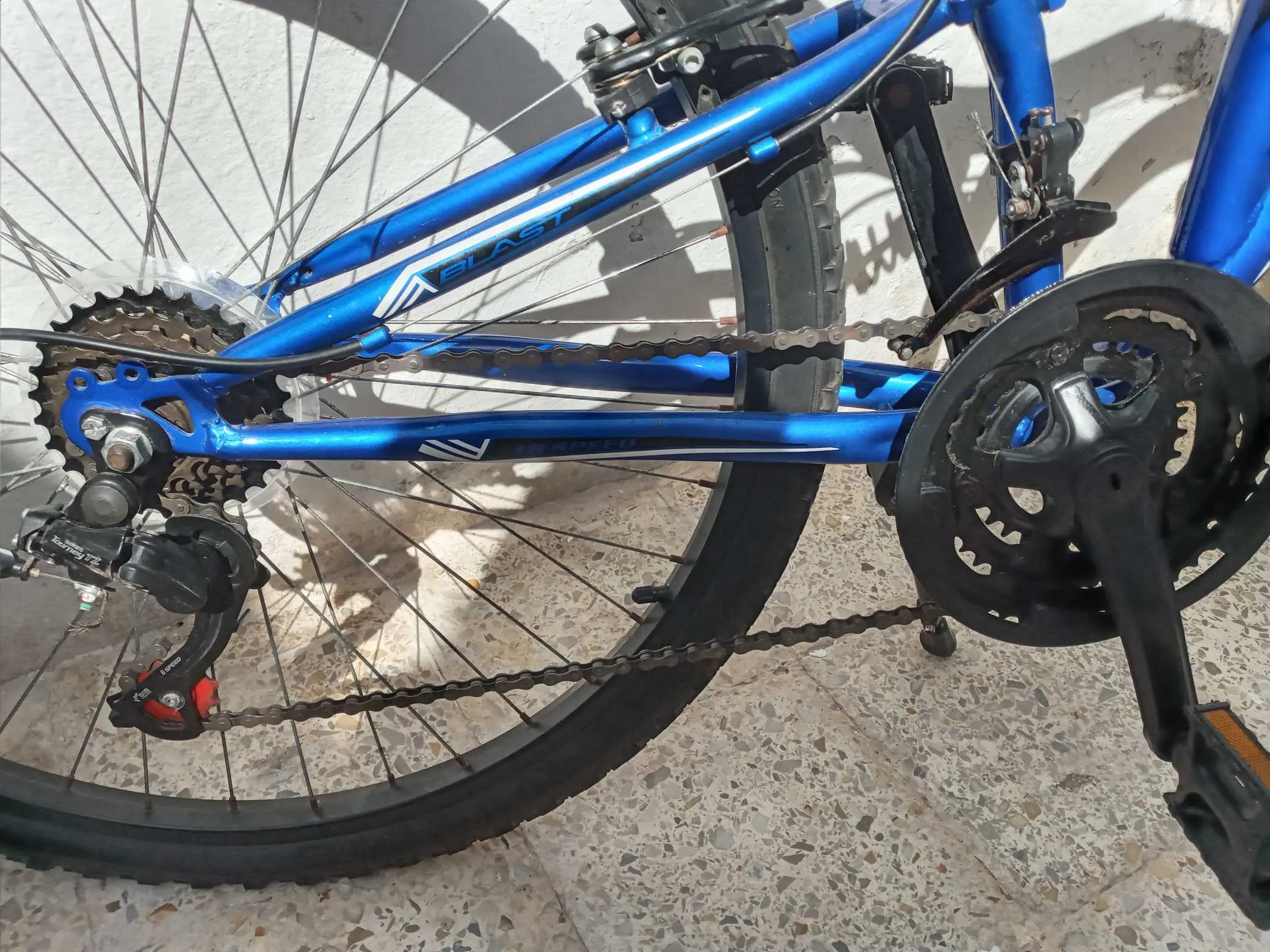Vélo دراجة هوائية Rodeo VTT 26 pouces – زرقاء ونظيفة