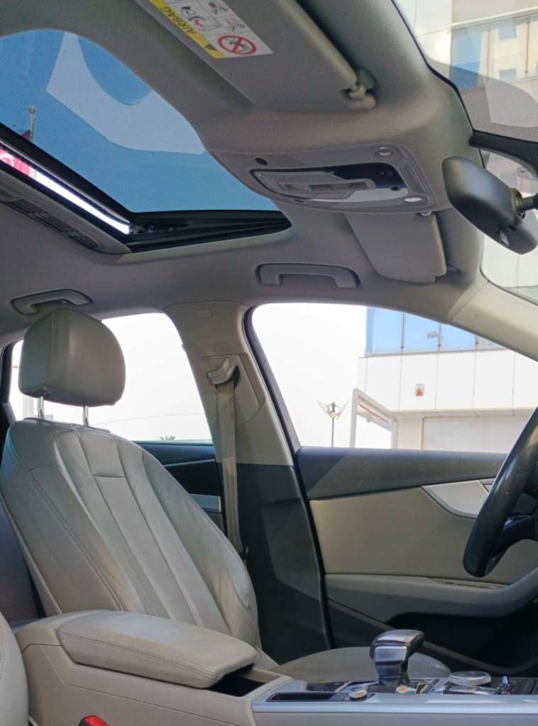 đ AUDI A4 s line 1.4 L