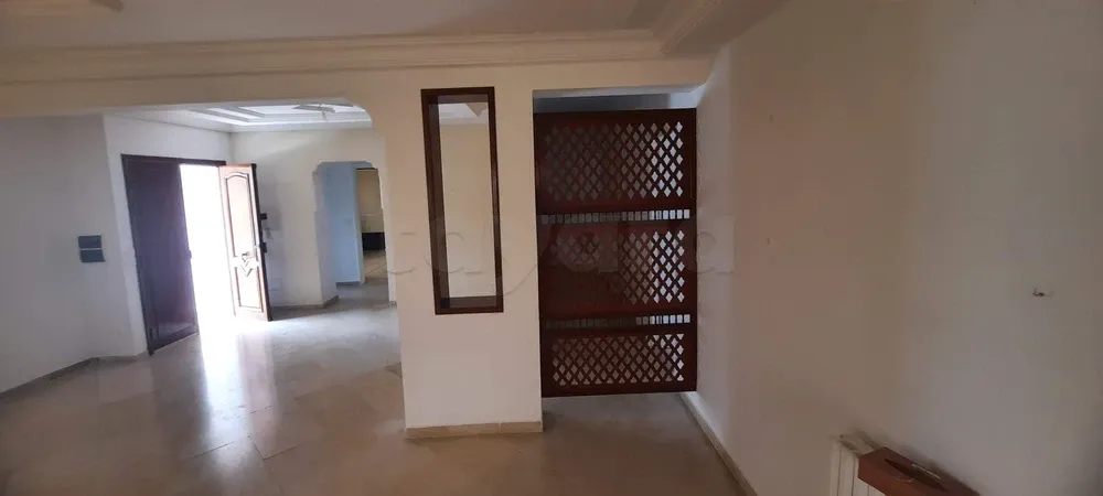 un étage d'une villa s+4 vide au rdc a louer situé a ennacer 2 prés de école rené des cartes