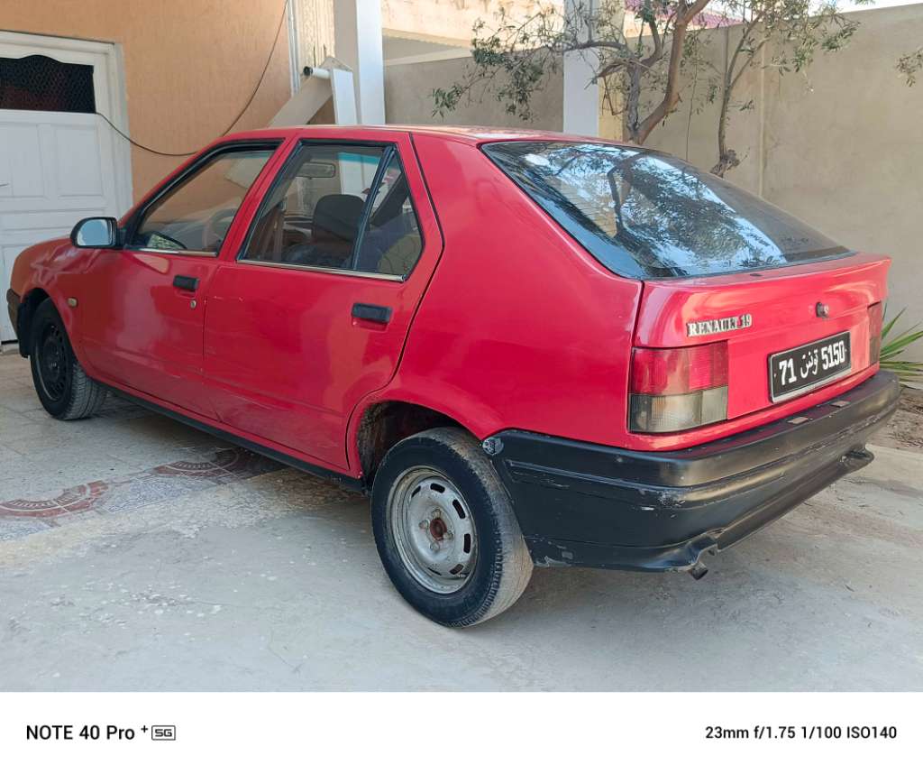 Renault 19