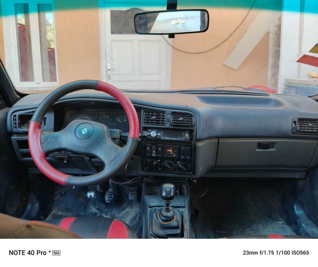 Renault 19