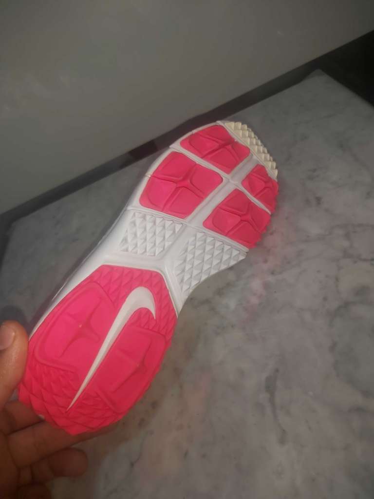 Chaussures de sport fille femme Nike taille 39 importés d'origine 