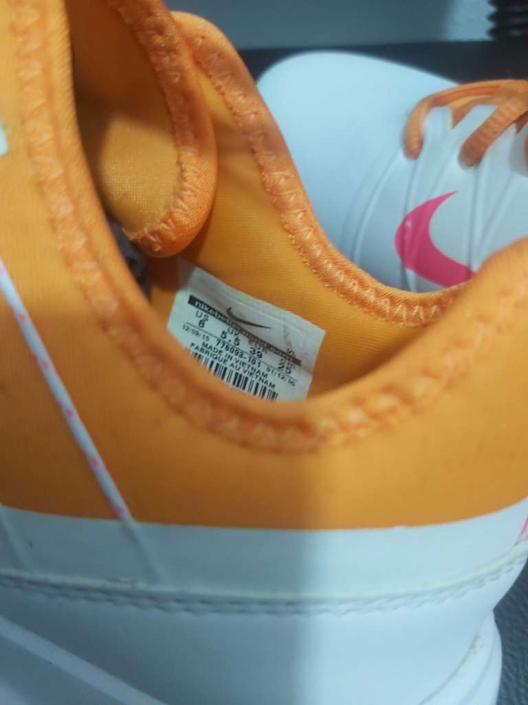 Chaussures de sport fille femme Nike taille 39 importés d'origine 