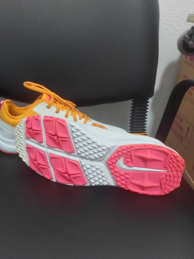 Chaussures de sport fille femme Nike taille 39 importés d'origine 