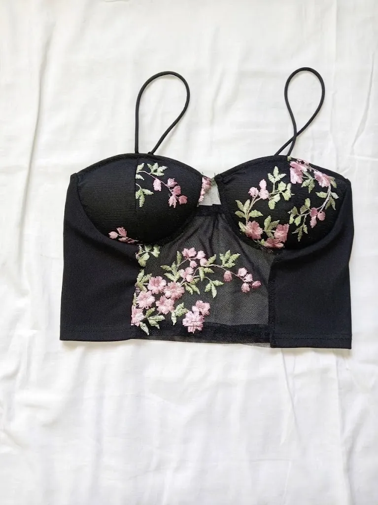 Des sous vêtements et robe de nuit a vendre 
