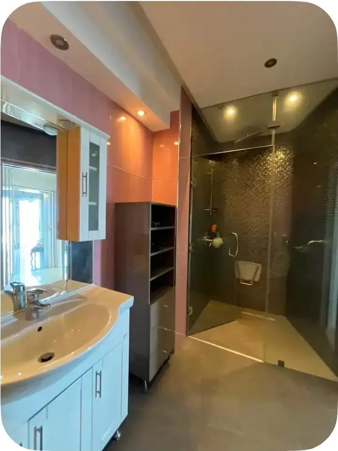 A vendre vip duplex S4 prestigieuse à kantaoui pied dans l’eau