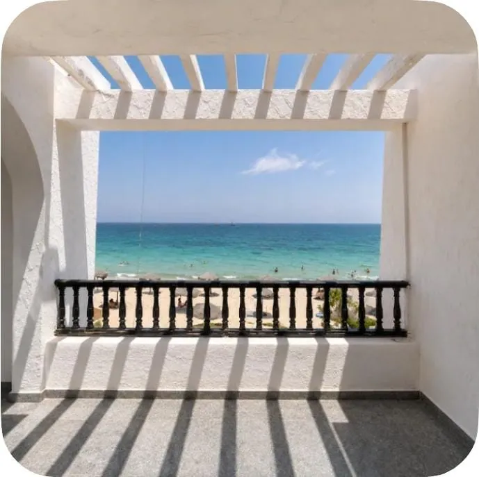 A vendre vip duplex S4 prestigieuse à kantaoui pied dans l’eau