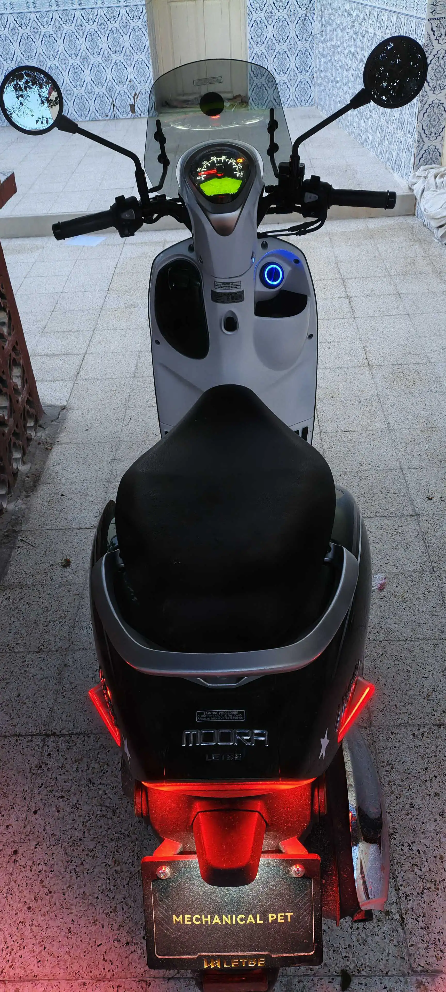 Vespa letbe neon 125