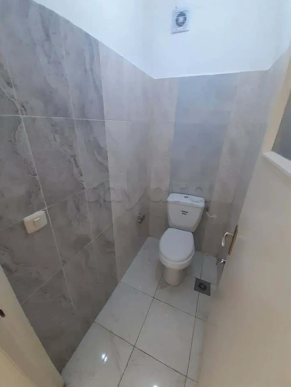 un appartement s+2 au rdc a louer situé a cité olympique en face kiosque agil