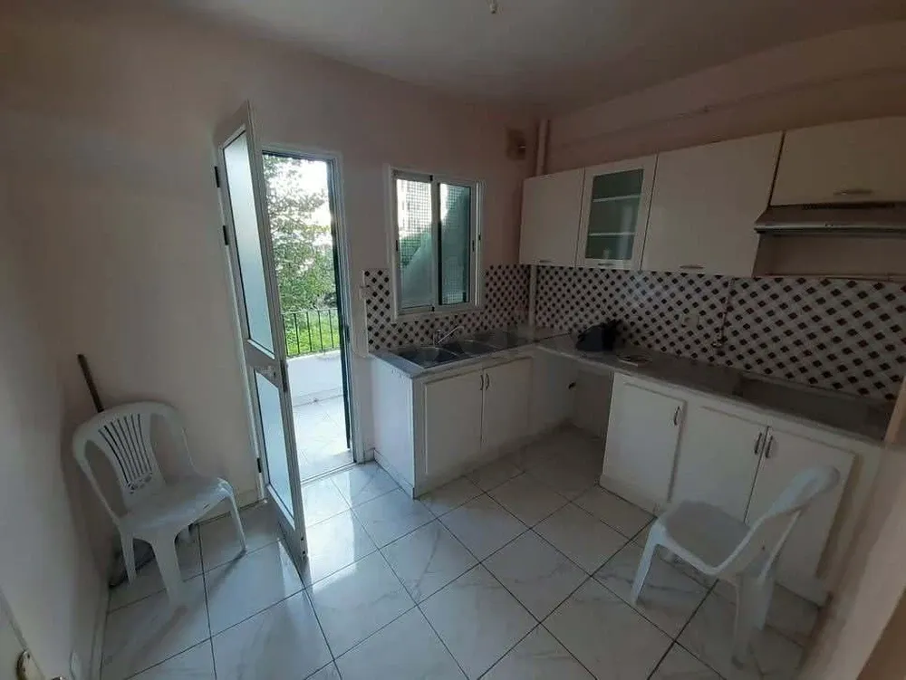 un appartement s+2 au rdc a louer situé a cité olympique en face kiosque agil