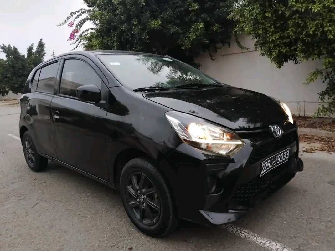 TOYOTA AYGO PREMIÈRE MAIN EN TRÈS BON ÉTAT 