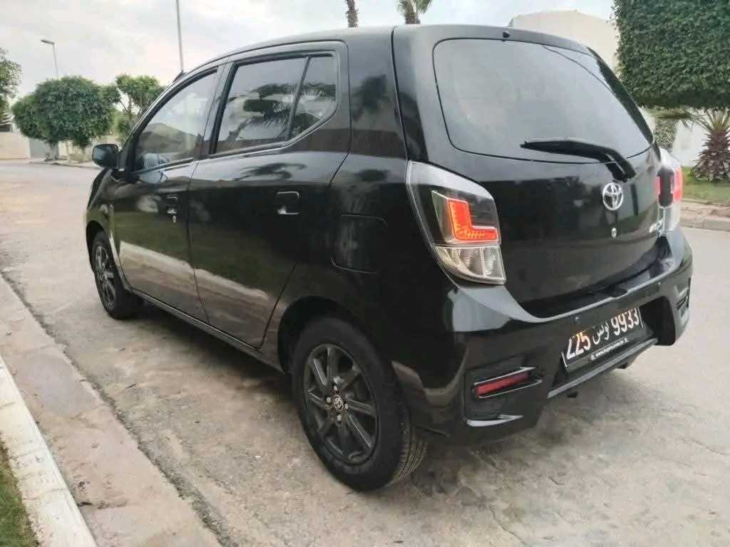 TOYOTA AYGO PREMIÈRE MAIN EN TRÈS BON ÉTAT 
