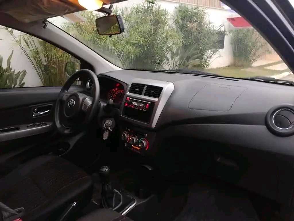 TOYOTA AYGO PREMIÈRE MAIN EN TRÈS BON ÉTAT 