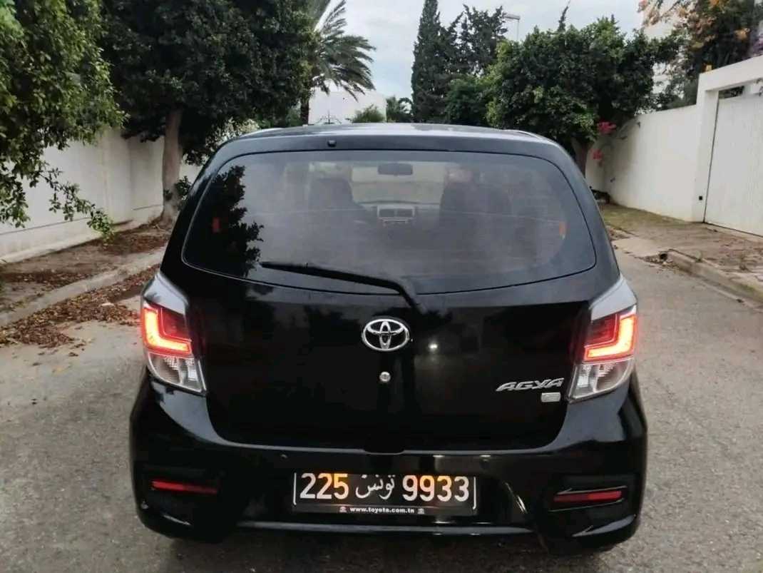 TOYOTA AYGO PREMIÈRE MAIN EN TRÈS BON ÉTAT 