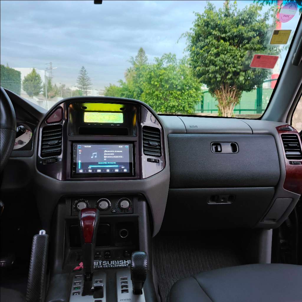 đ MITSUBISHI PAJERO 3.2 DI-D
