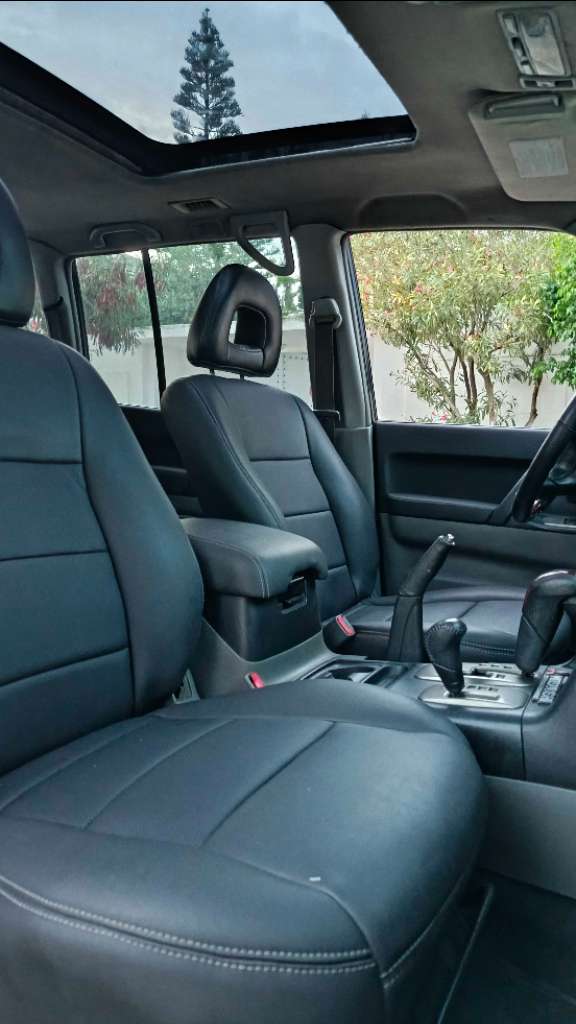 đ MITSUBISHI PAJERO 3.2 DI-D