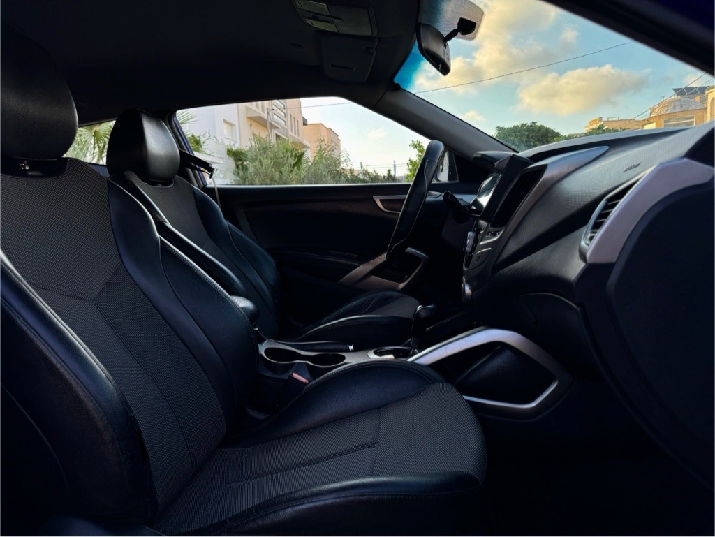 HYUNDAI Veloster 2015