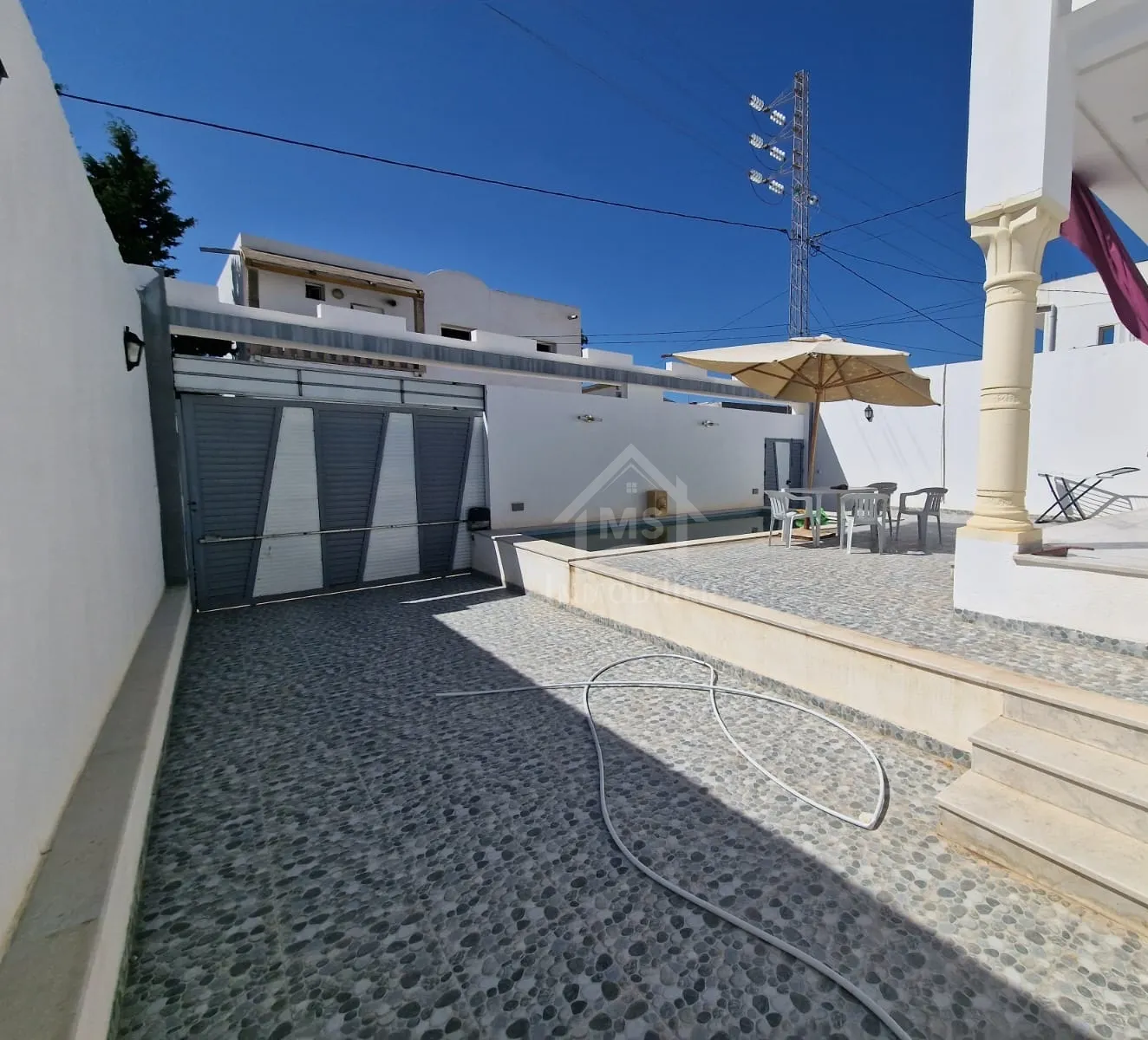 Une villa meublée avec piscine à vendre à Hammamet 51355351