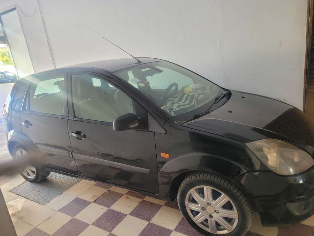 Une belle voiture à vendre 