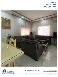 À VENDRE ÉTAGE DE VILLA EN RDC INDÉPENDANT EN PLEIN COEUR DE RADES