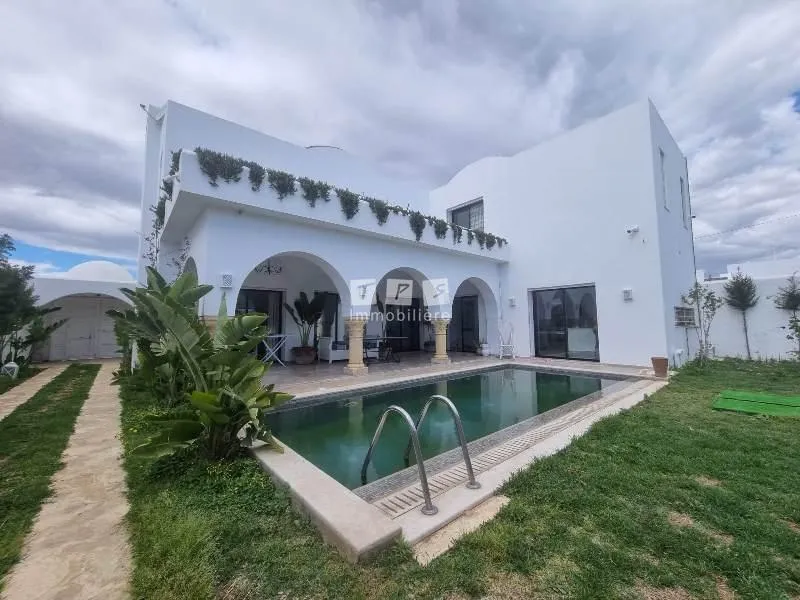 Villa PIVOINE (Réf: L2776)