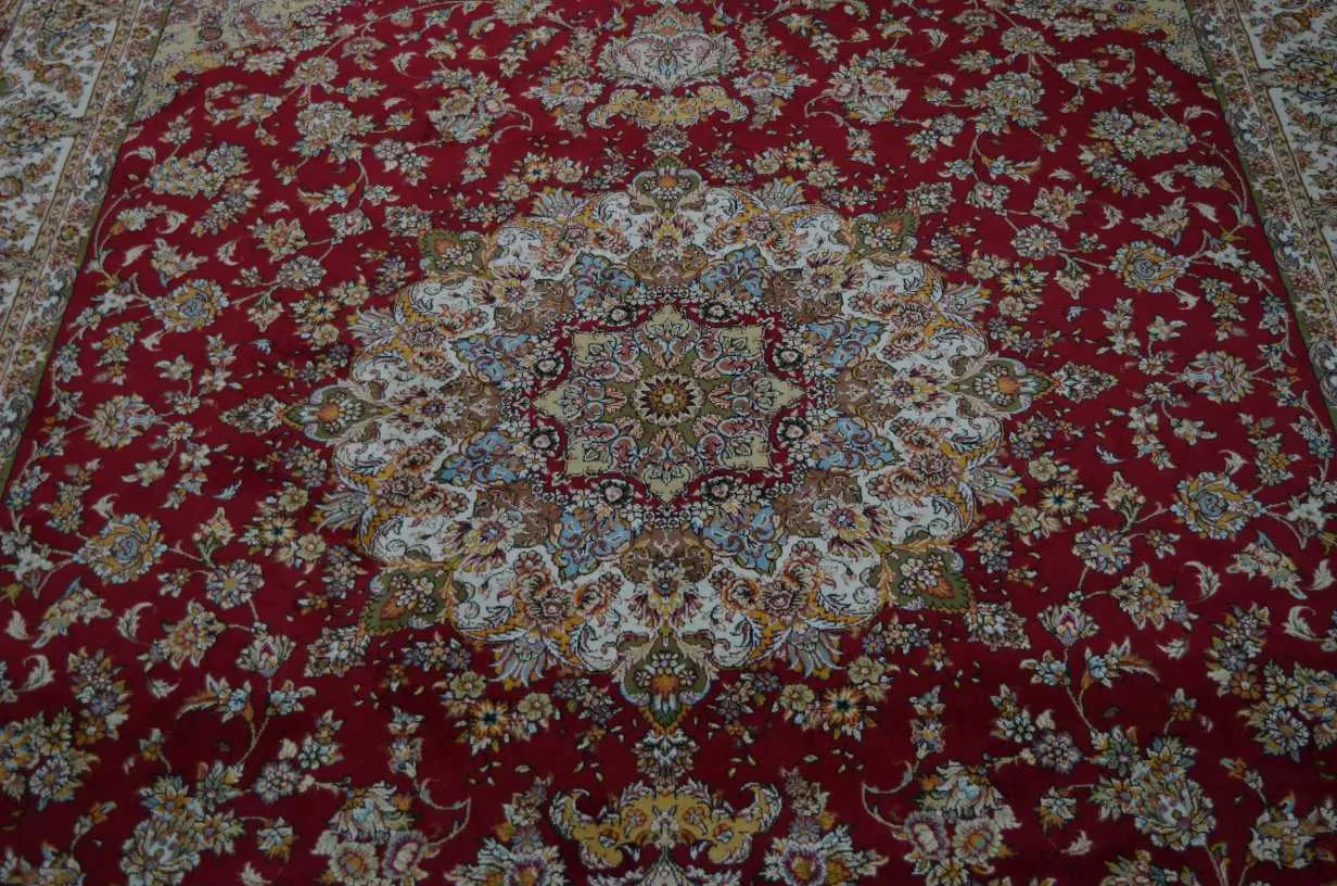 đSuperbe Tapis haute Gamme en soie -NumĂ©ro 05-