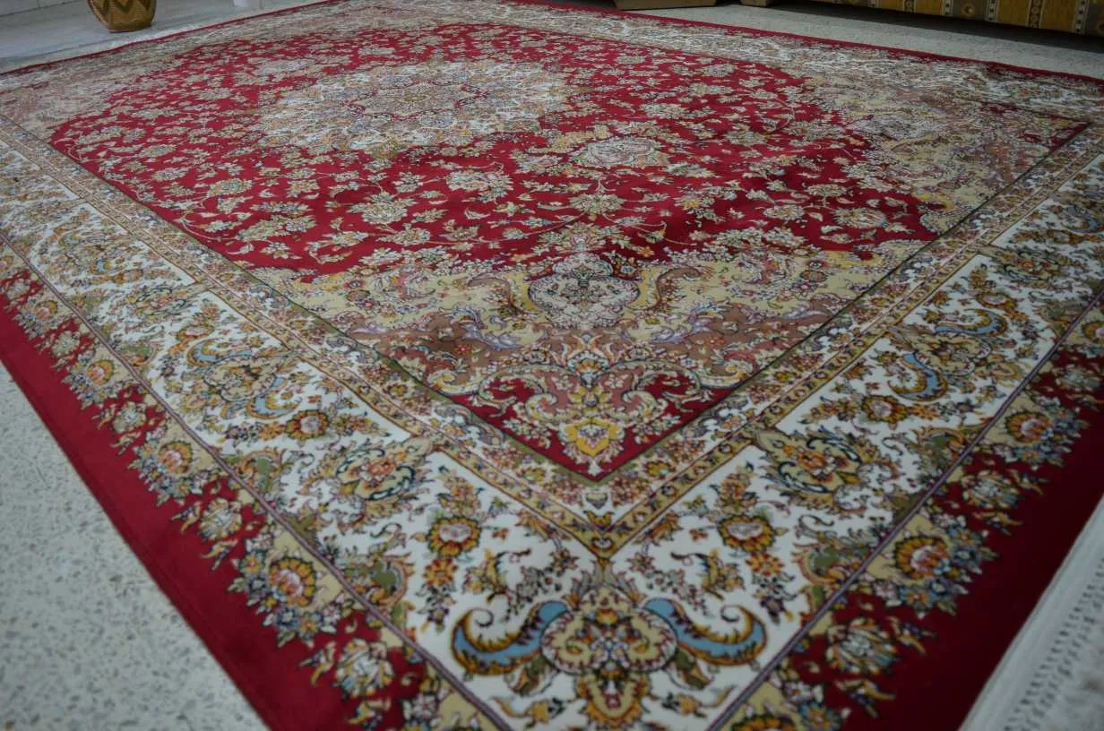 đSuperbe Tapis haute Gamme en soie -NumĂ©ro 05-