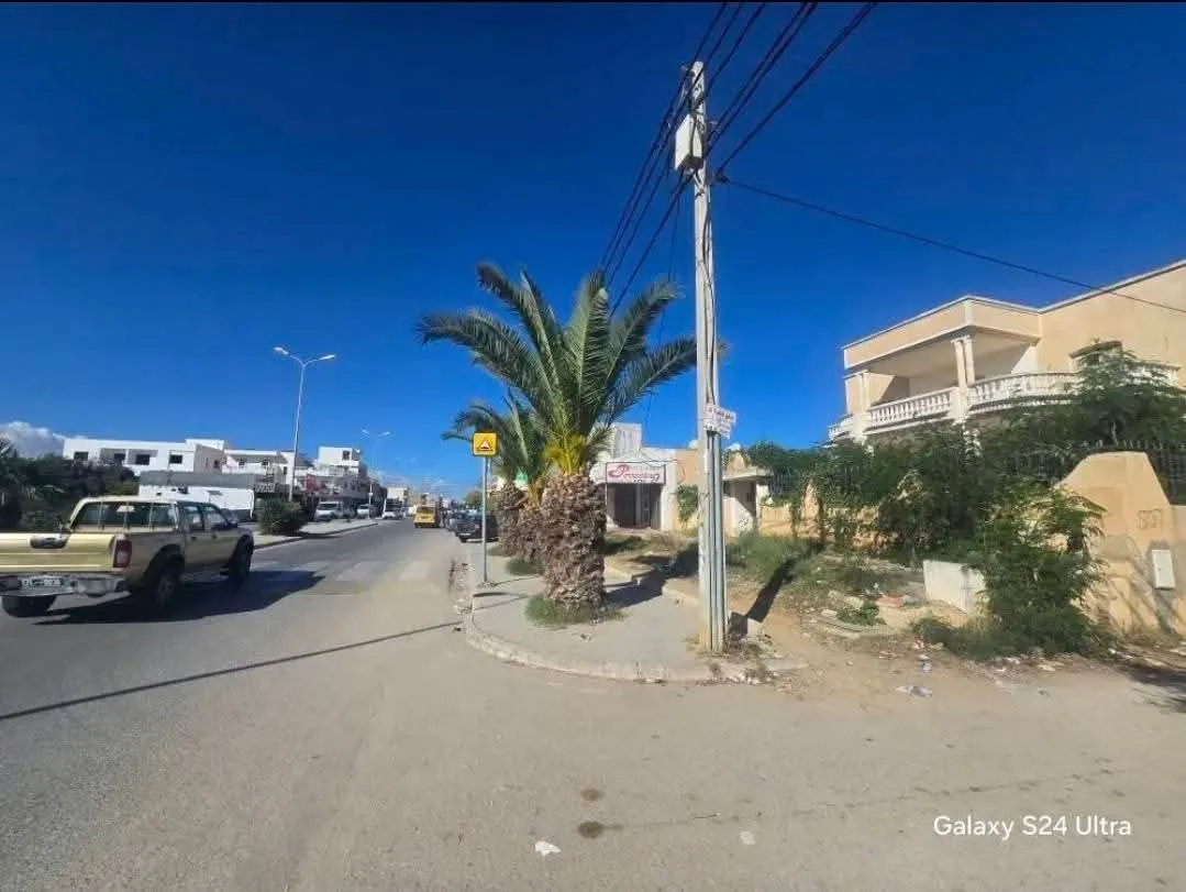 Opportunité R+6 Villa 1100 m2 route touristique Kantaoui  