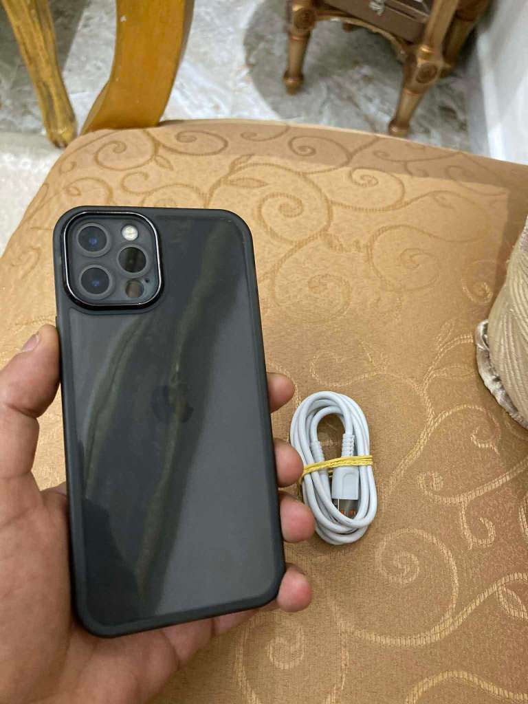 Iphone 12 pro jamais reparé