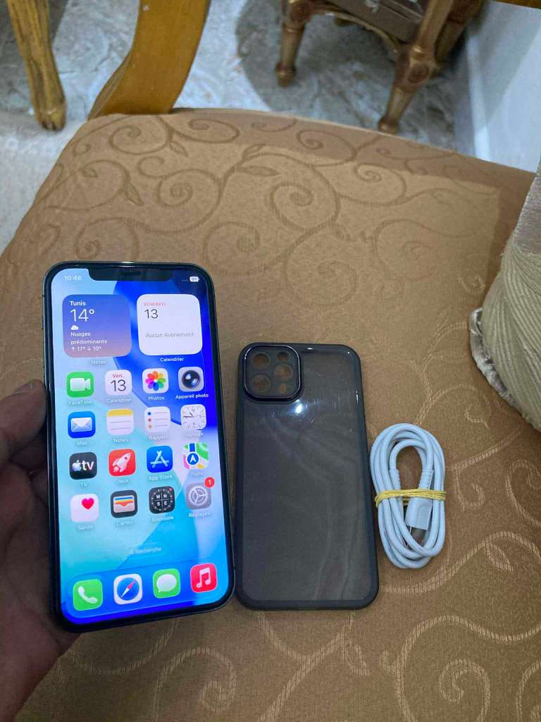 Iphone 12 pro jamais reparé