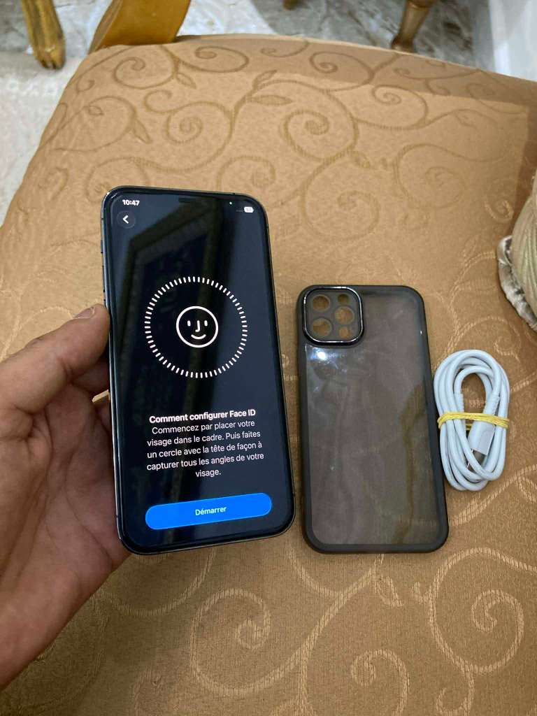 Iphone 12 pro jamais reparé