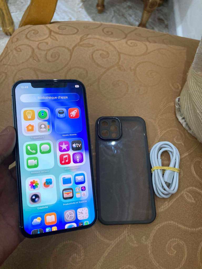 Iphone 12 pro jamais reparé