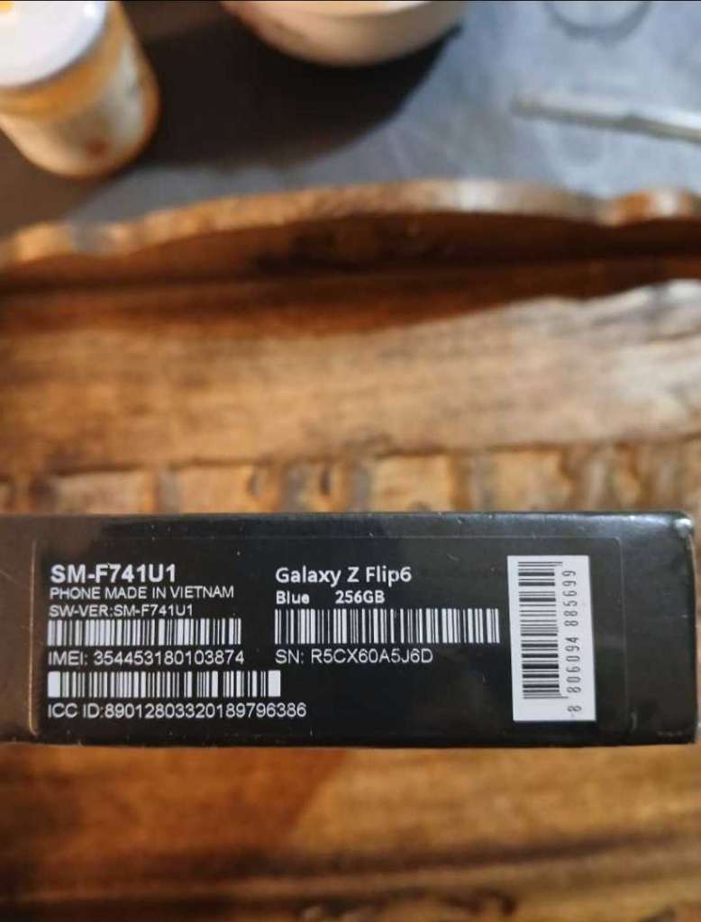 Samsung Galaxy Z Flip 6