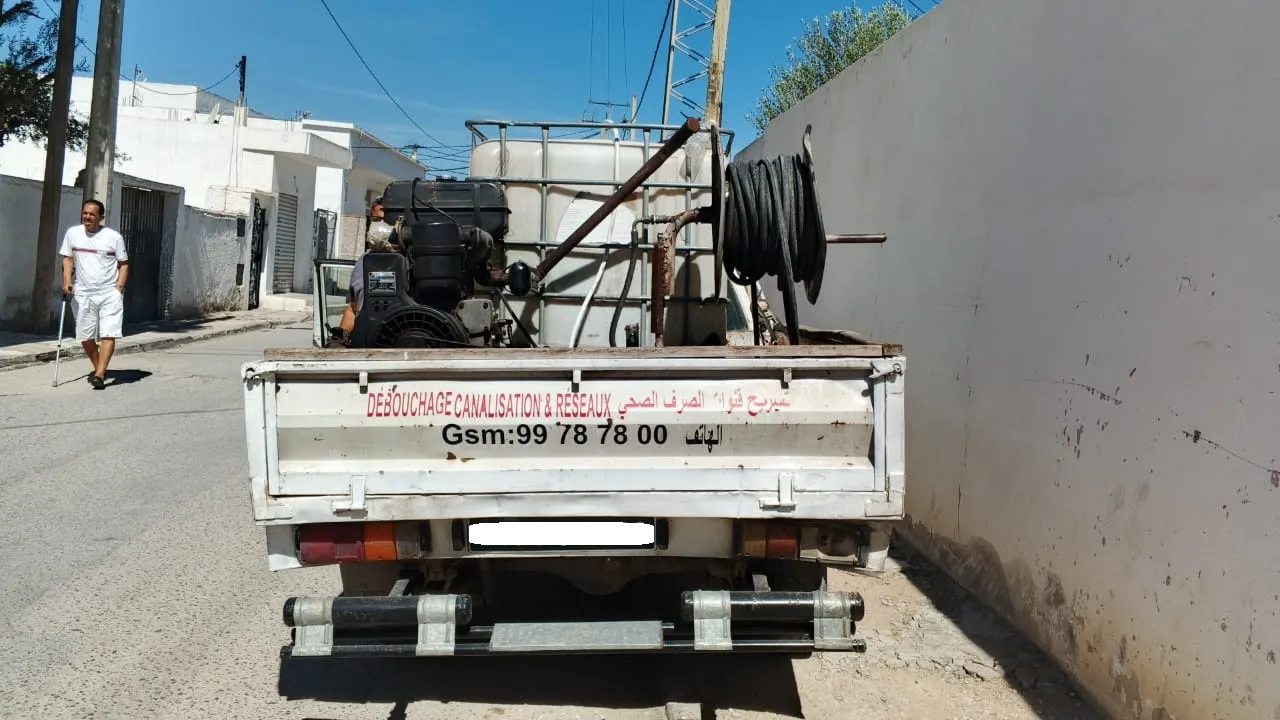 شاحنة تسريح قنوات صرف صحي نوع متشي L200
