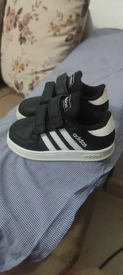 chaussure adidas 3 bandes pointure 22