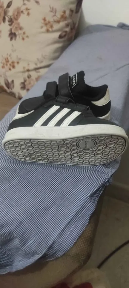 chaussure adidas 3 bandes pointure 22