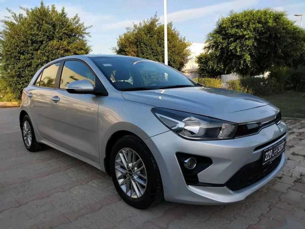 KIA RIO COUPÉ PREMIÈRE MAIN EN EXCELLENT ÉTAT 