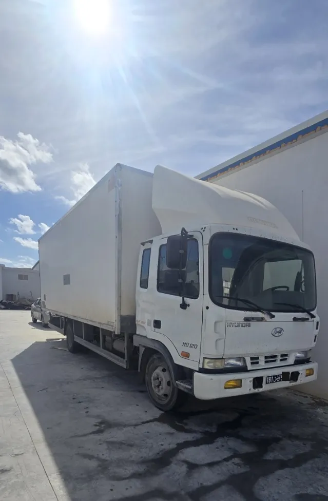 camion poids lourds hyundai annee 2015