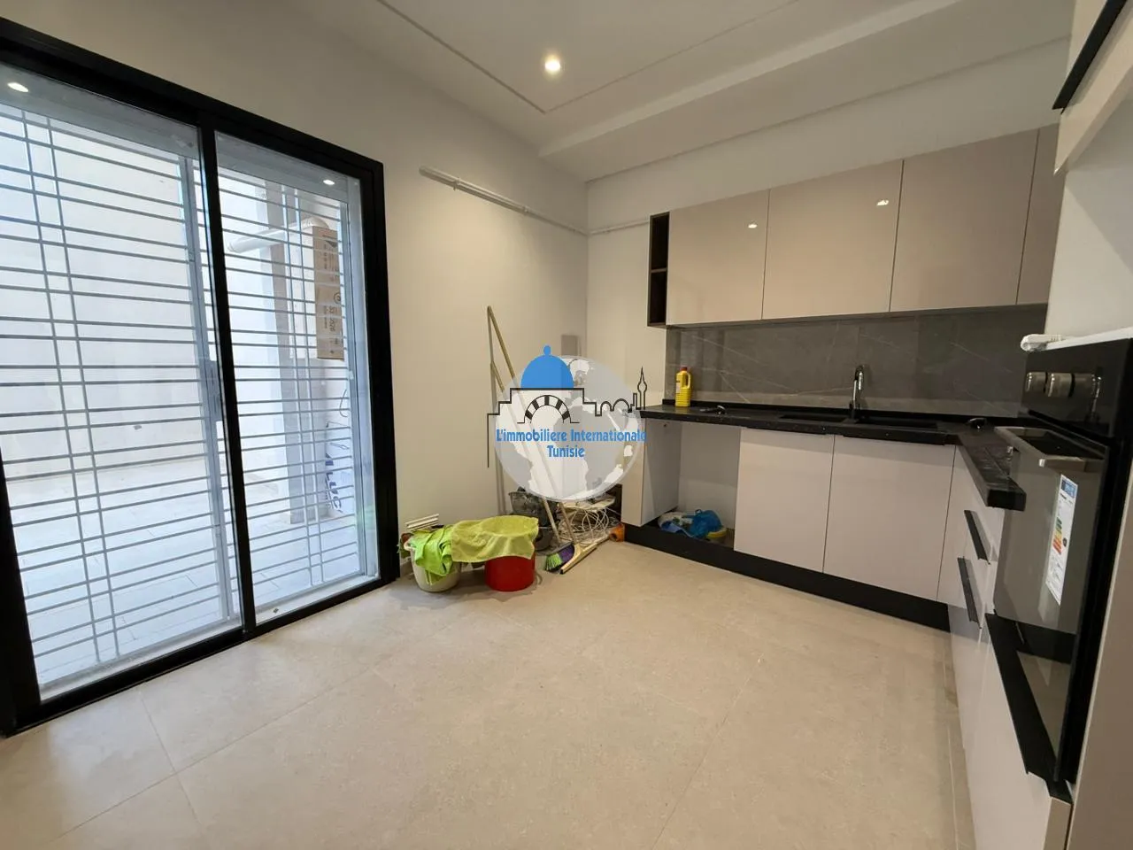 A vendre un appartement S+2 au Rez-de-chaussée de 120 m² à une résidence d'exception  R+4 à Sahloul 4 